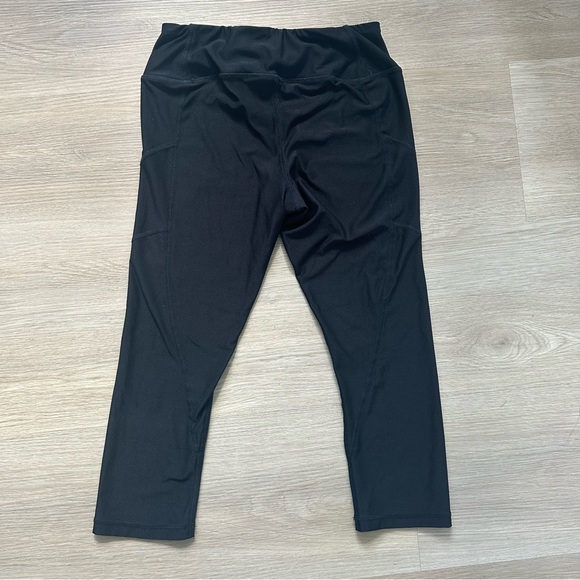 Reebok Women’s Black Cropped Leggings | Size Small - Picture 2 of 4